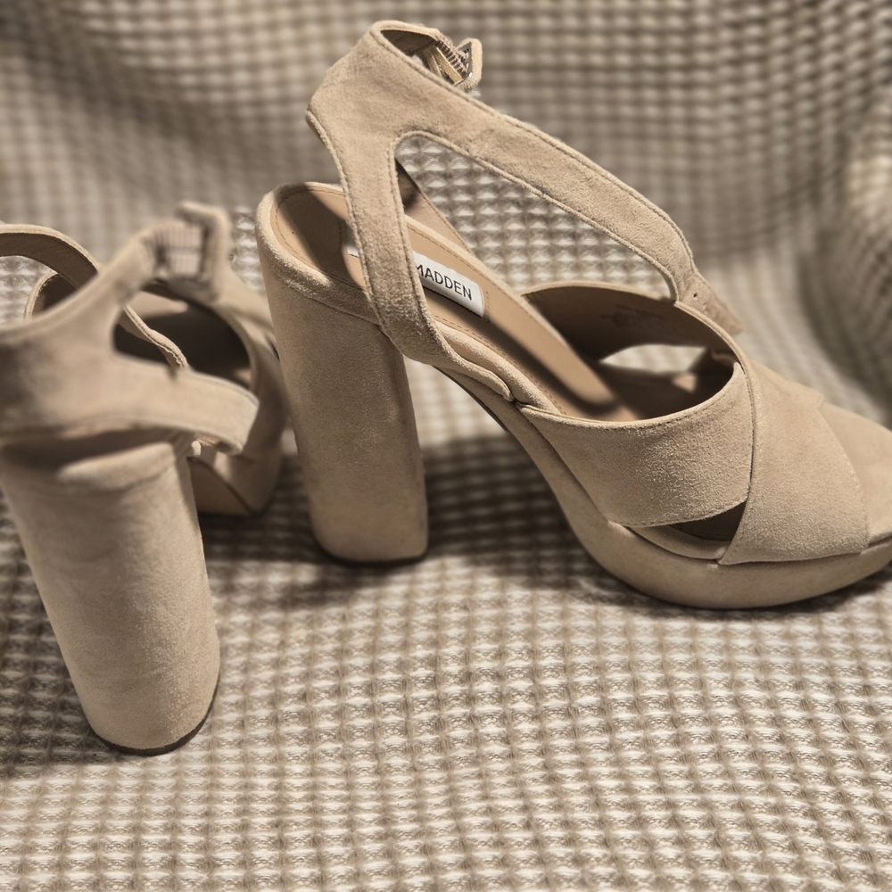 Steve Madden Suede Beige Women's Sandals SZ 10 - Picture 4 of 6
